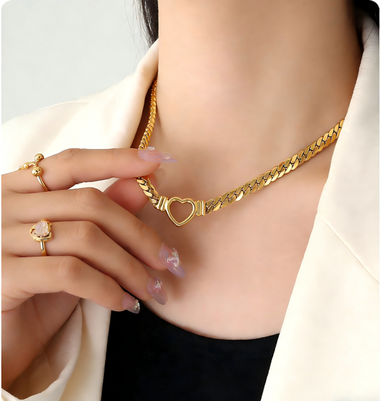 Veyra Heart Snake Chain Necklace – Luxe Edition