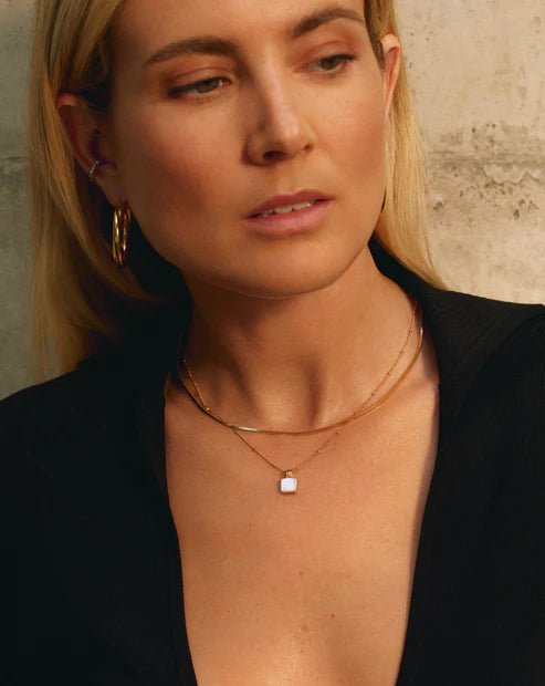 Mother of Pearl Bobble Chain Necklace – Square Pendant with Ridge Link