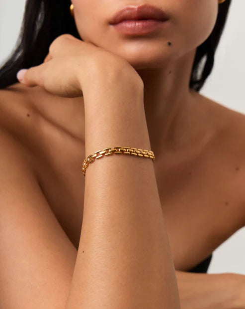 Vintage Watch Strap Chain Bracelet – Gold-Tone Statement Piece