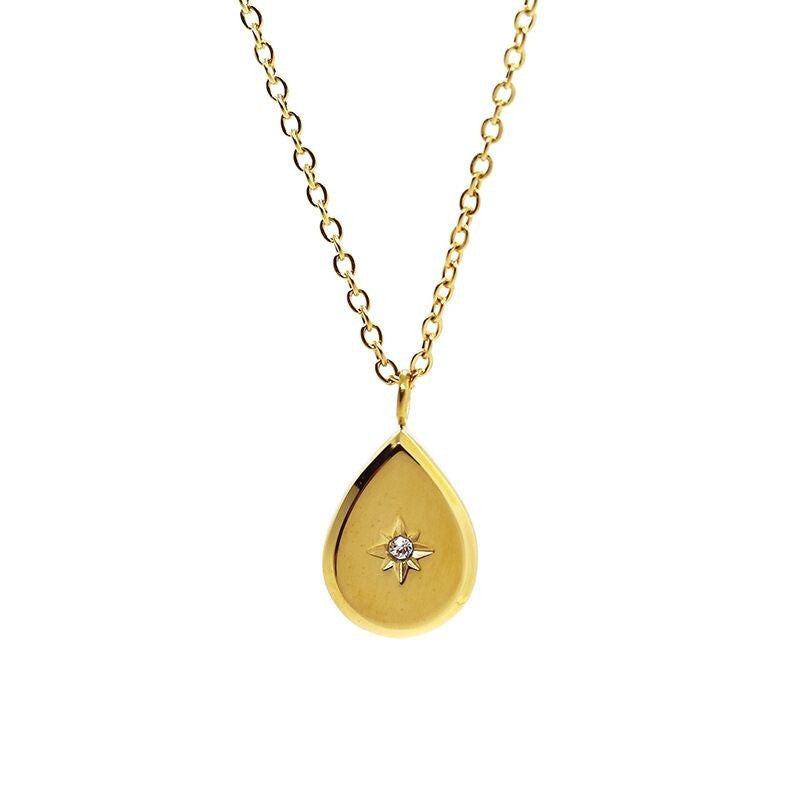 Three-Dimensional Octagonal Star Diamond Necklace