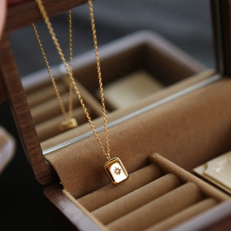 Three-Dimensional Octagonal Star Diamond Necklace