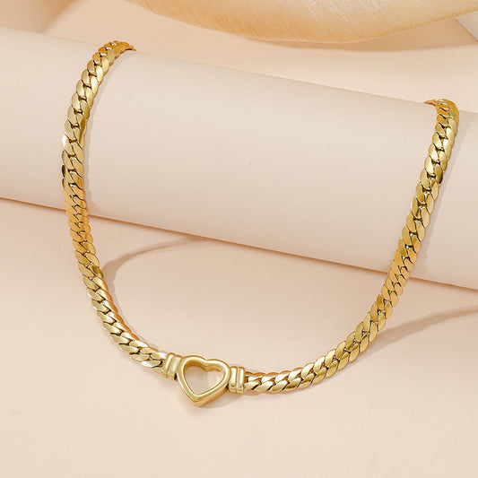 Heart-Shaped Snake Bone Chain Necklace  Fashion Edition