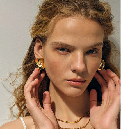 14K Gold Drip Daisy Ring & Stud Earrings