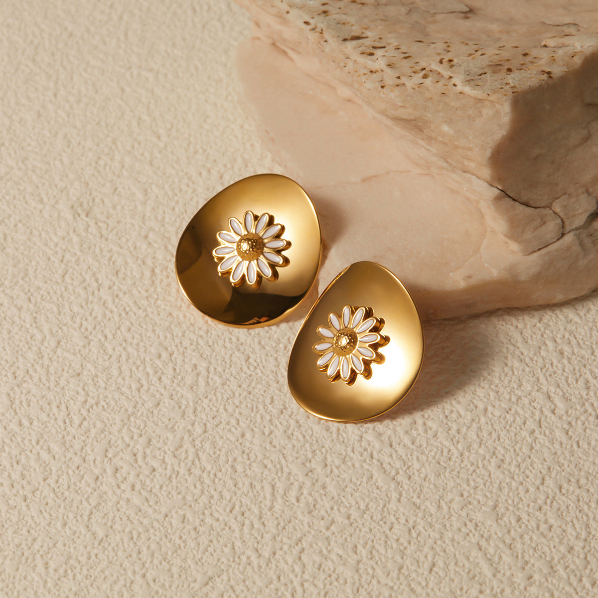 14K Gold Drip Daisy Ring & Stud Earrings