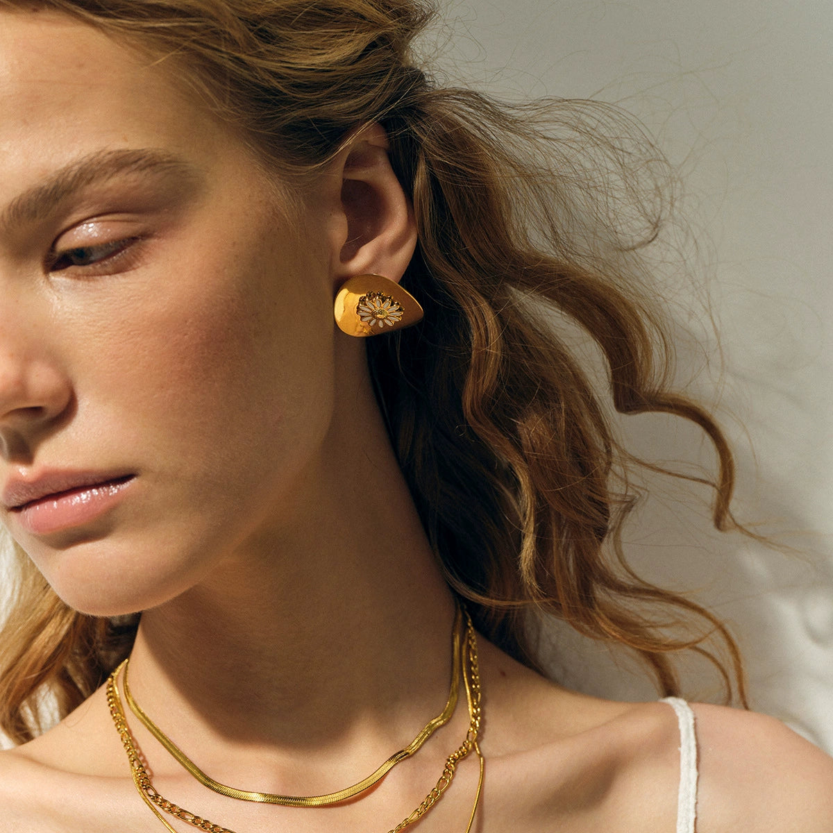 14K Gold Drip Daisy Ring & Stud Earrings