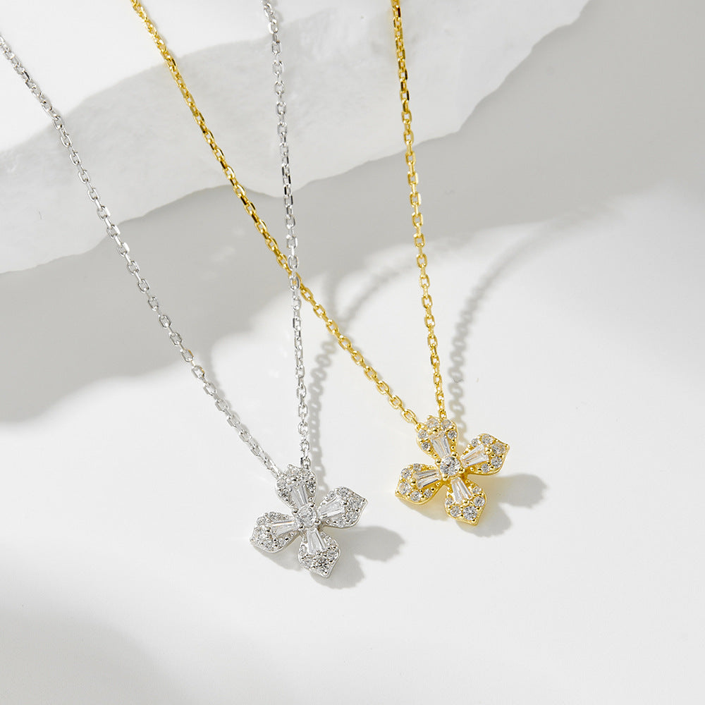 Luna Clover Zircon Necklace