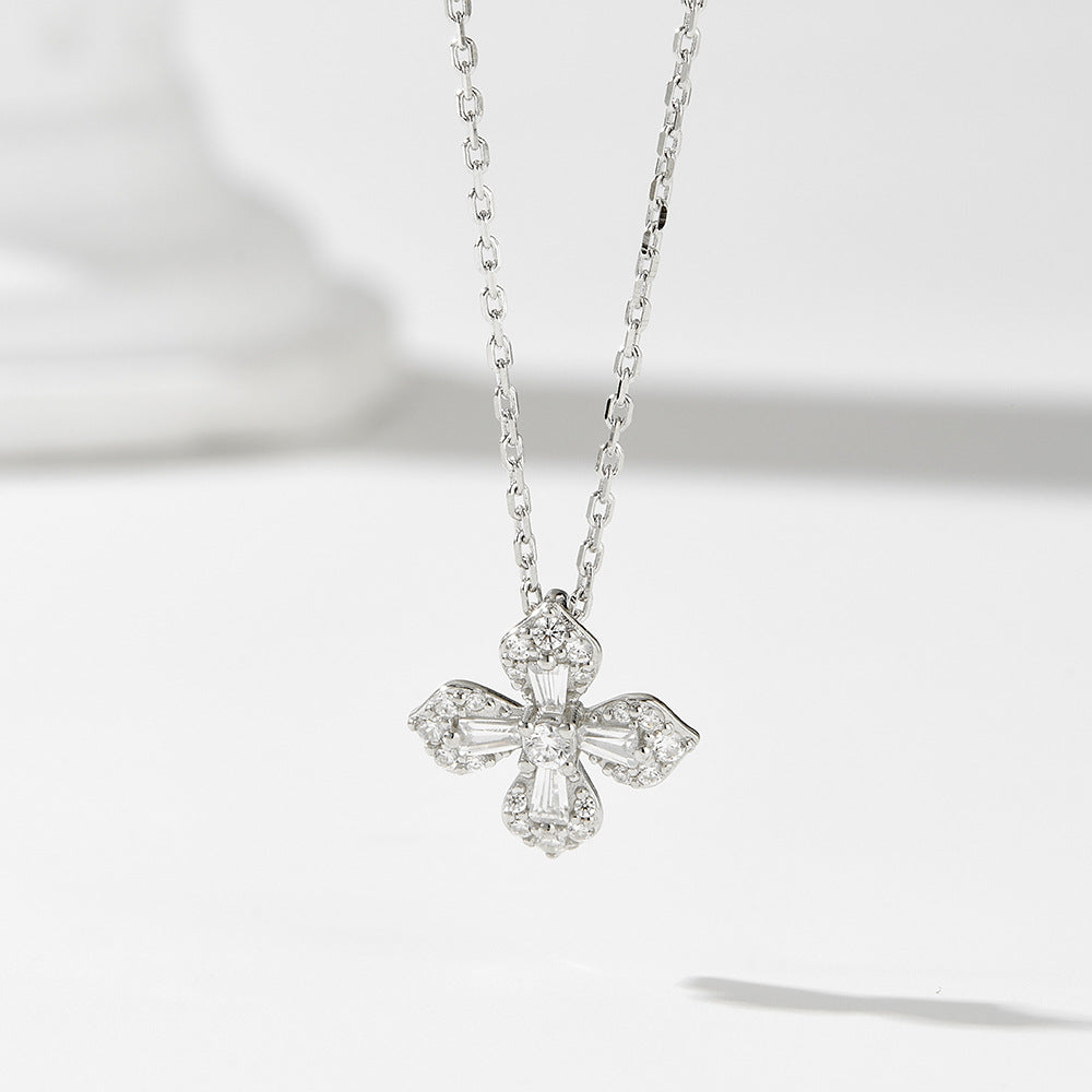 Luna Clover Zircon Necklace