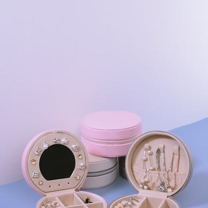 Creative portable jewelry organizer